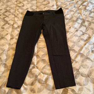 Old Navy Maternity side panel Pixie Capris